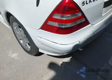 2001 Mercedes-Benz Slk 230 Kompressor из США, поврежденный, VIN WDBKK49FX1F218767